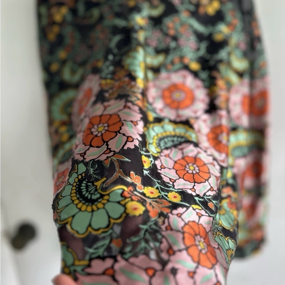 Alice + Olivia Burnout Sheer Silk Blend Floral Top Dressy And Funky!! NWOT - Picture 8 of 8